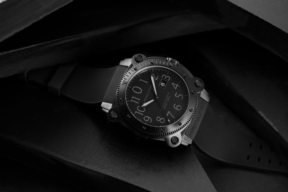 BELOWZERO 1000M AUTO BLK-BLK RUBBER PVD BLK